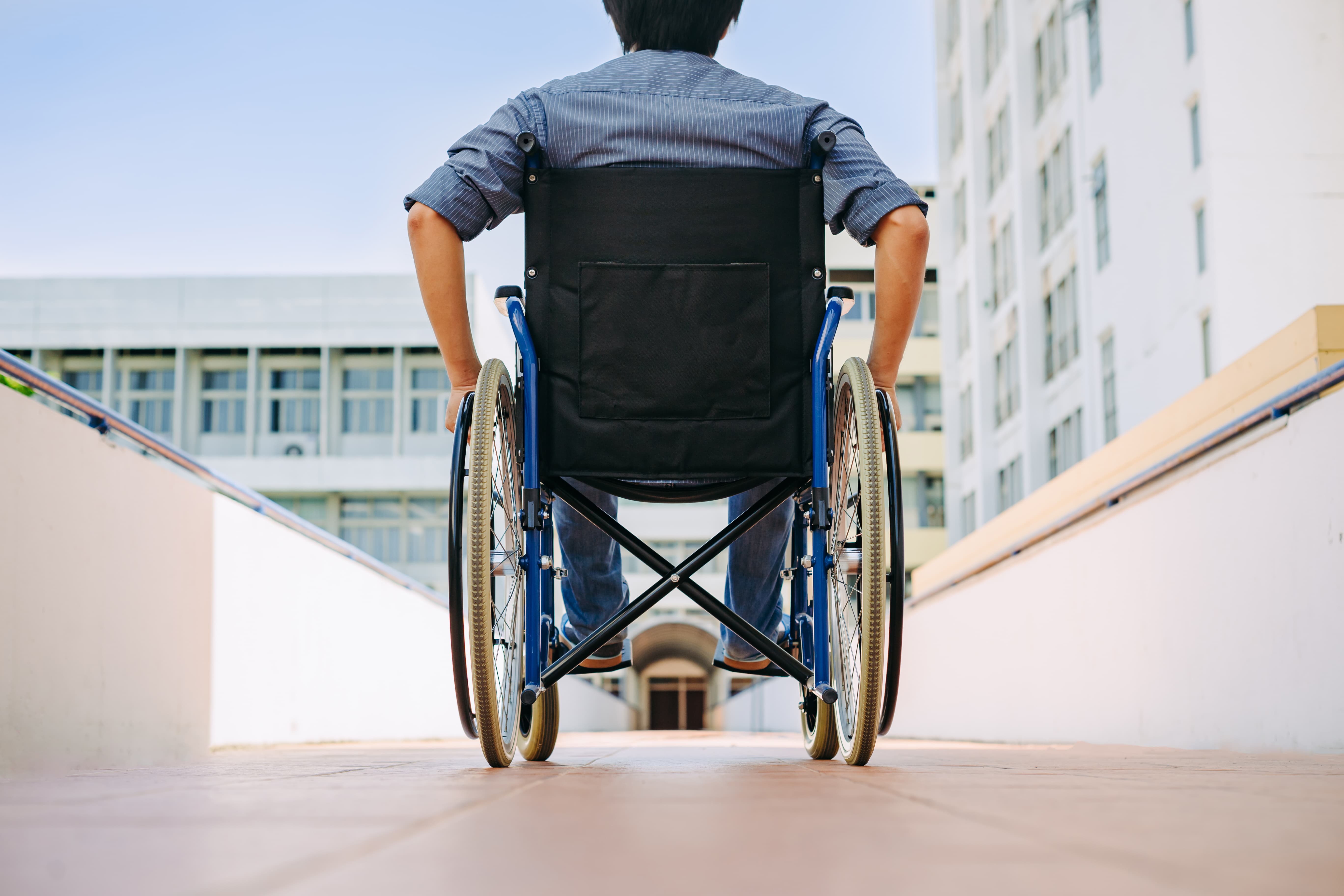 Situation de handicap Personne dans un fauteuil roulant